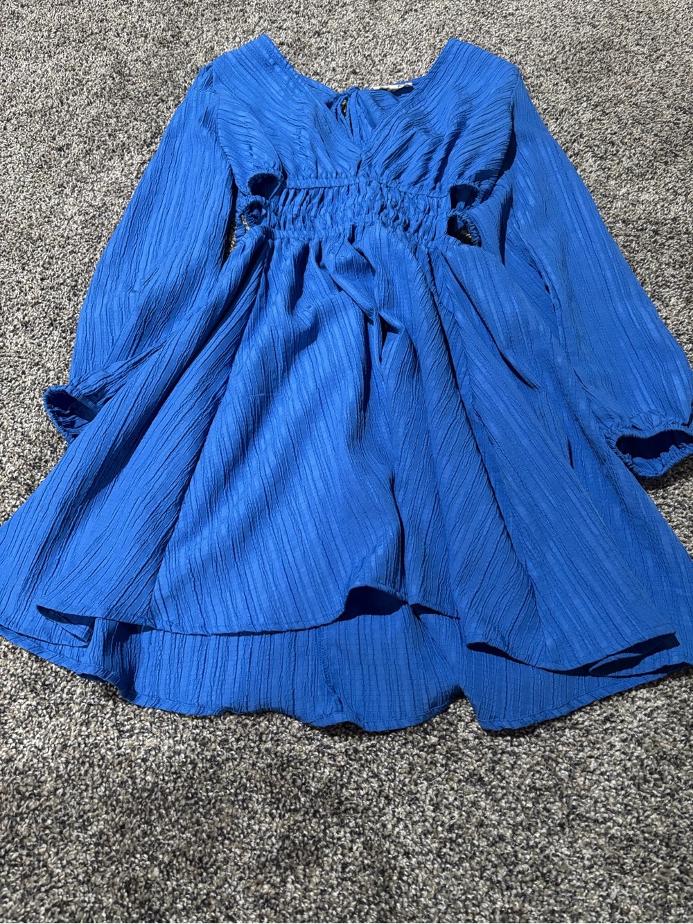 Breathtaking Blue Long-Sleeve Cut-off Waist Dress